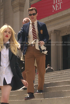 Max's sunglasses and shoulder bag on Gossip Girl