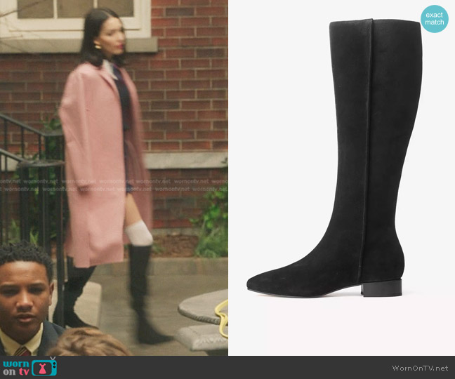 WornOnTV: Luna's beige cowboy cardigan and boots on Gossip Girl