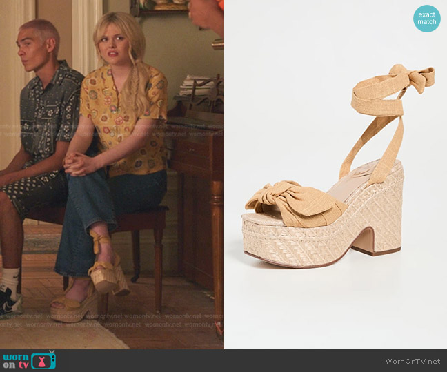 Sam Edelman Tula Platform Sandals in Desert Sun worn by Audrey Hope (Emily Alyn Lind) on Gossip Girl