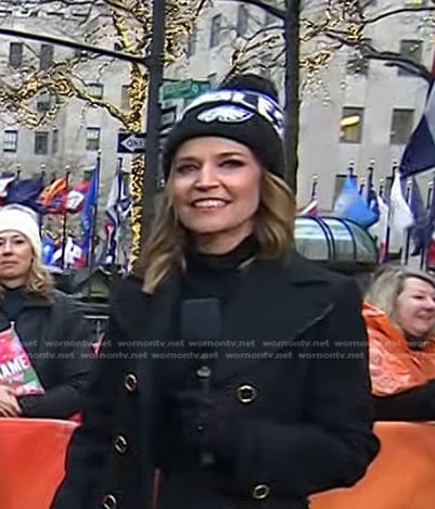 Savannah's black pom pom beanie on Today