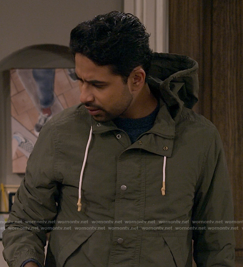 Sid's green jacket on How I Met Your Father