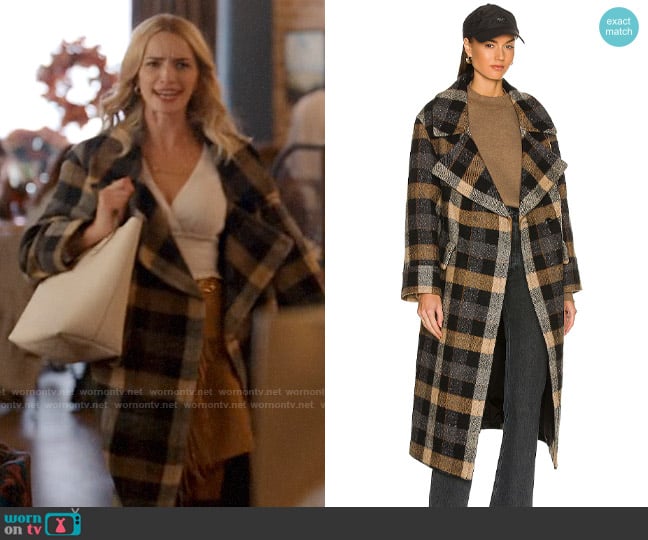 Smythe Blanket Coat in Black Multi Check worn by Georgia Miller (Brianne Howey) on Ginny & Georgia