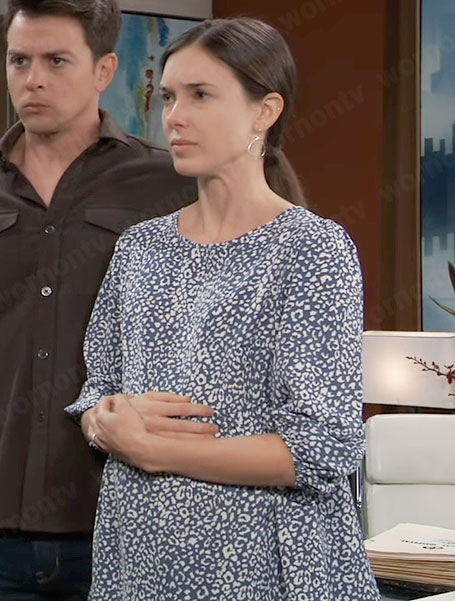 Willow’s blue leopard print maternity top on General Hospital