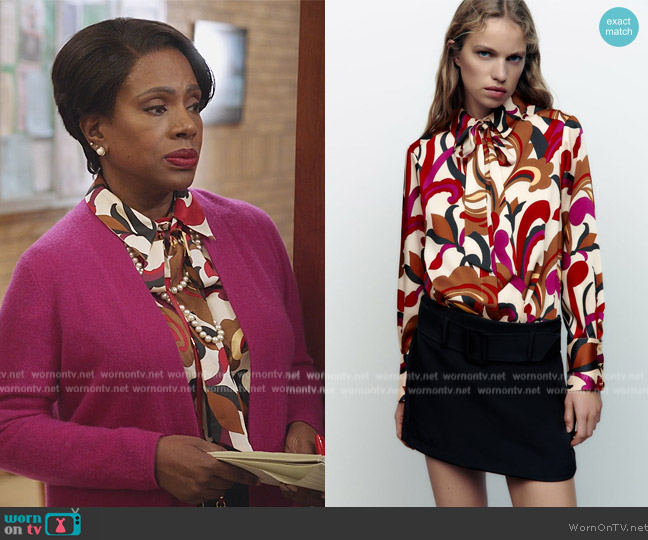 Tied Floral Print Shirt by Zara worn by Barbara Howard (Sheryl Lee Ralph) on Abbott Elementary