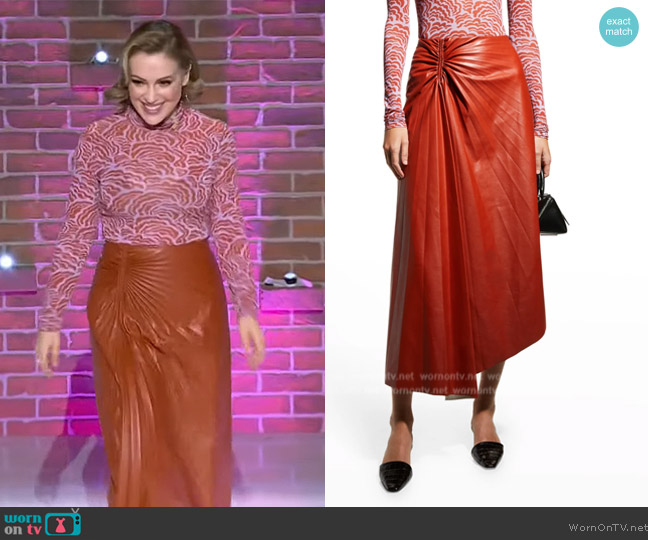 A.L.C. Tracy Pleated Side-Ruched Faux Leather Maxi Skirt worn by Alyssa Milano on The Kelly Clarkson Show