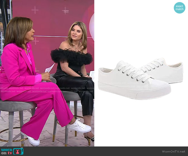 Adokoo at Amazon PU Leather Casual Shoes worn by Hoda Kotb on Today