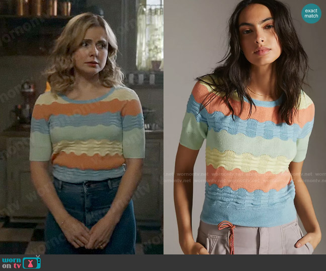 Anthropologie Colorblocked Novelty-stitch Tee worn by Sam (Rose McIver) on Ghosts