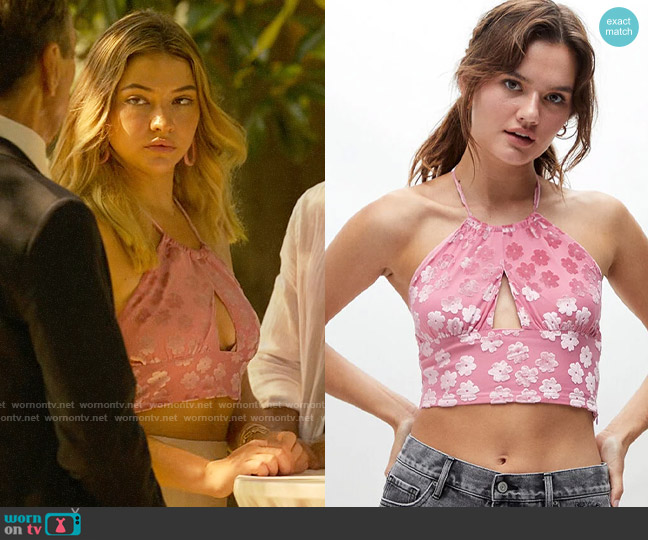 Daisy Street Pink Halter Crop Top worn by Sarah Cameron (Madelyn Cline) on Outer Banks