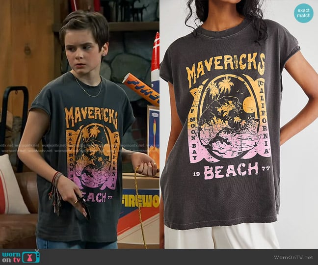 Girl Dangerous Mavericks Beach Cut Boyfriend Tee worn by Winnie Webber (Shiloh Verrico) on Bunkd