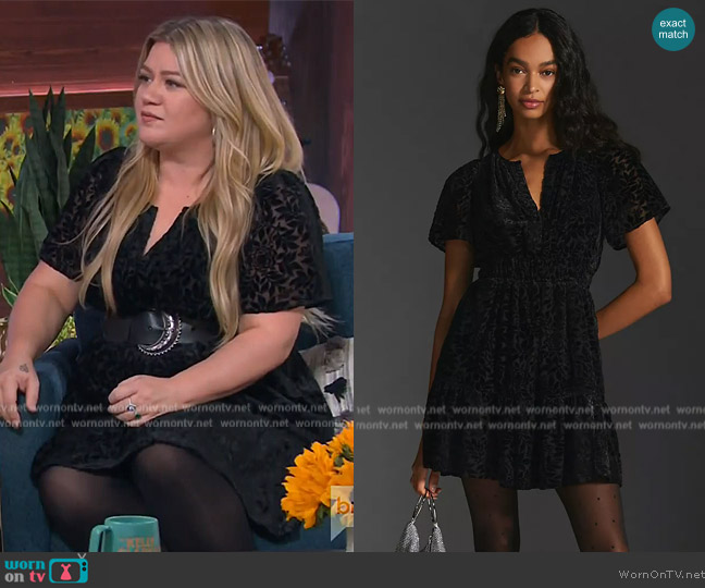 The Somerset Mini Dress: Velvet Edition worn by Kelly Clarkson on The Kelly Clarkson Show
