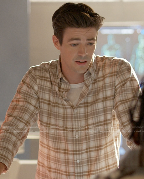Barry’s beige plaid shirt on The Flash