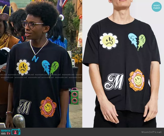 Boohoo Oversized Multi Placement Graphic T-Shirt worn by Noah Lambert (Israel Johnson) on Bunkd