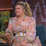 Kelly’s pink floral print midi dress on The Kelly Clarkson Show