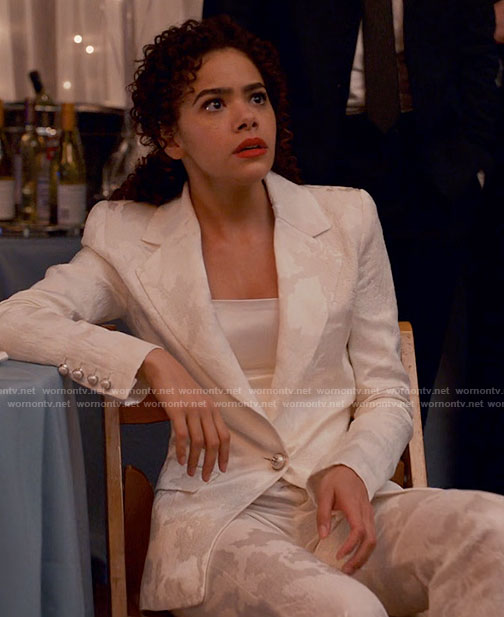 Ginny’s white jacquard suit on Ginny & Georgia