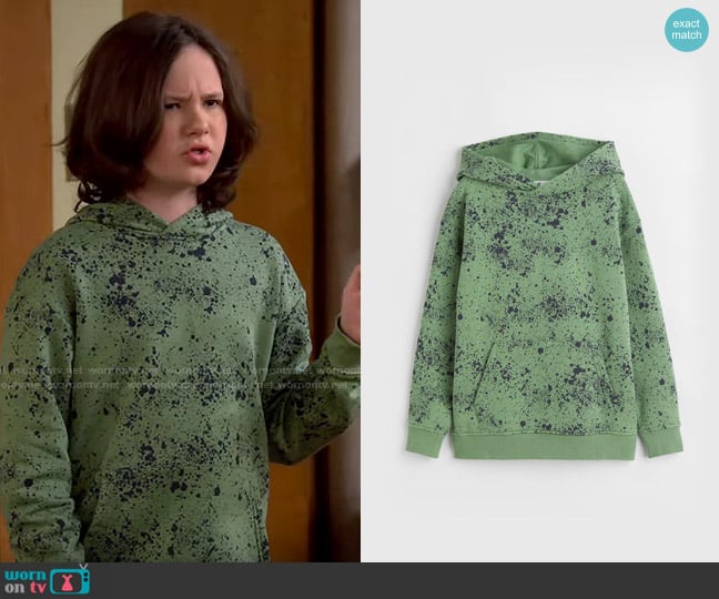 H&M Hoodie in Green/splatter print worn by Grover Johnson (Hank Greenspan) on The Neighborhood