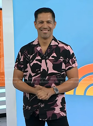 Jay Hernandez's pink floral print shirt on Today