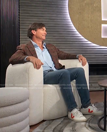 Jerry O’Connell’s brown plaid blazer on E! News
