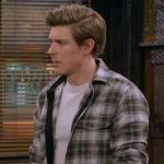 Jesse’s plaid overshirt on How I Met Your Father