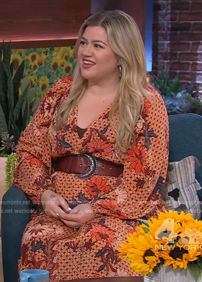 Kelly’s orange floral print dress on The Kelly Clarkson Show