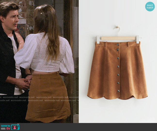 & Other Stories Scalloped Leather Mini Skirt worn by Meredith (Leighton Meester) on How I Met Your Father