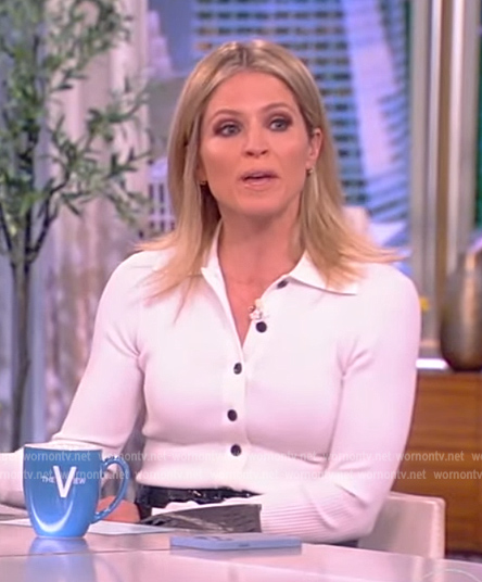 Sara’s white ribbed cardigan on The View