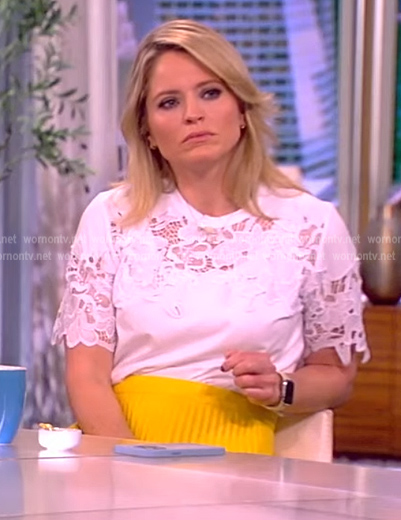 Sara’s white lace tee on The View
