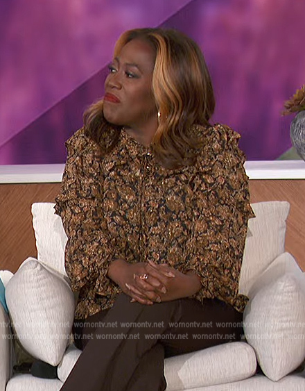 Sheryl's brown floral print tie neck blouse on The Talk