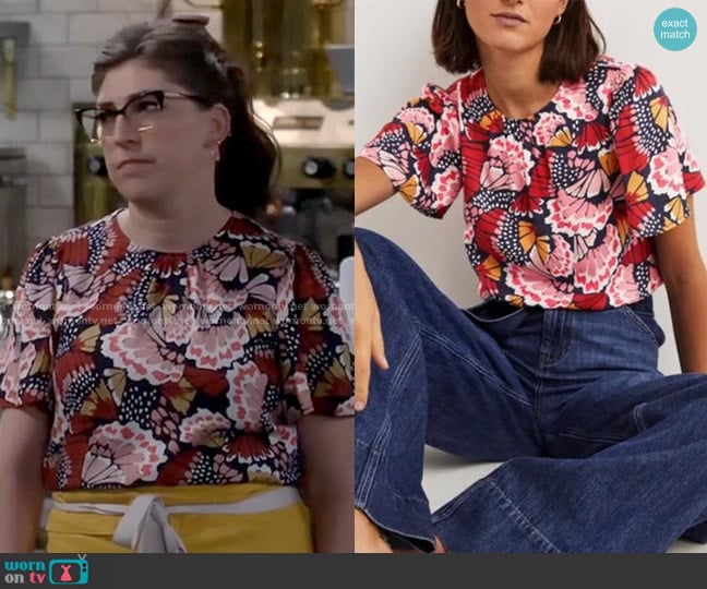 Boden Flutter Sleeve Crew Neck Top in Petal Stamp worn by Kat Silver (Mayim Bialik) on Call Me Kat