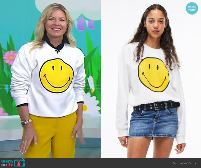 H&M Motif-Front Sweatshirt worn by Meredith Sinclair on Today