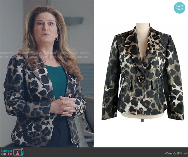 St. John Leopard Cheetah Print Jacket worn by Katherine Hastings (Ana Gasteyer) on American Auto