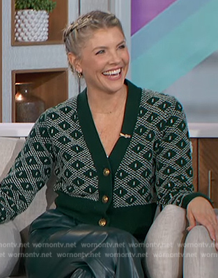 Amanda’s green knit cardigan on The Talk