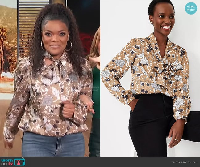 Ann Taylor Floral V-Neck Bow Blouse worn by Yvette Nicole Brown on Access Hollywood