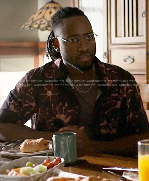 Chester's brown floral shirt on The Flash