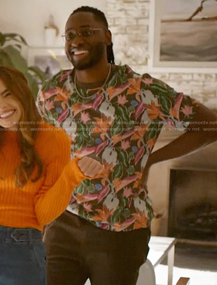 Chester's tropical print t-shirt on The Flash