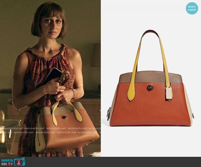 Coach Lora Carryall in Colorblock worn by Chrissy Beppo (Sofia Hasmik) on Superman and Lois