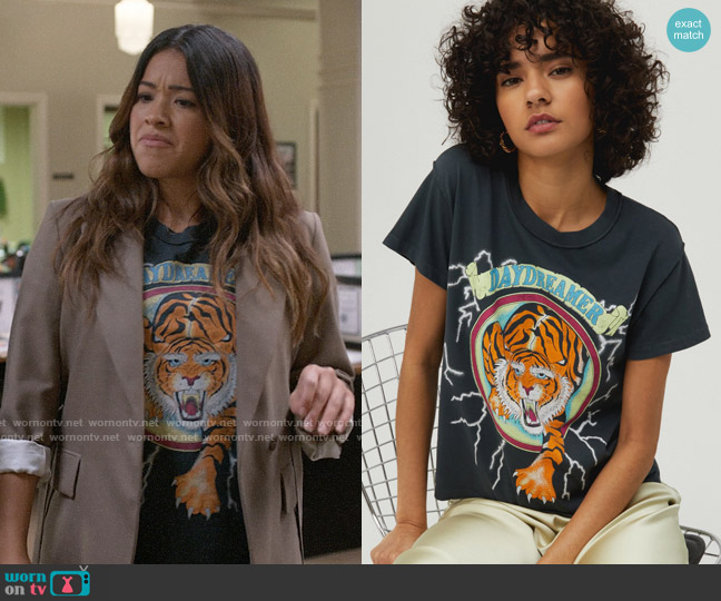Daydreamer Cat Outta Hell Tee worn by Nell Serrano (Gina Rodriguez) on Not Dead Yet
