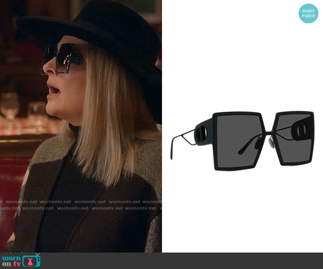 Dior 30Montaigne 58mm Square Sunglasses worn by Lexi (Lauren Ash) on Not Dead Yet