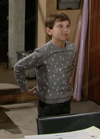 Douglas's grey sweatshirt with white pattern on The Bold and the Beautiful