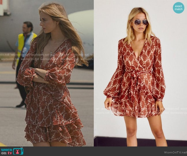 Fabristyle Emmalynne Printed Wrap Dress worn by Willa Ferreyra (Justine Lupe) on Succession