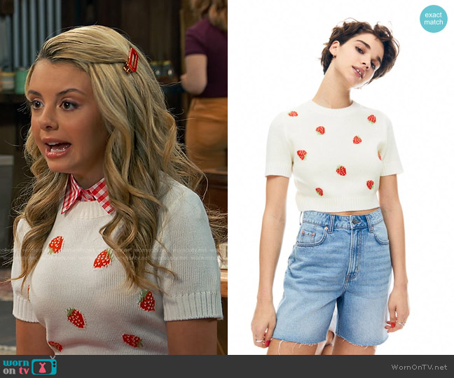 H&M Knit Crop Top in White/Strawberries worn by Destiny Baker (Mallory James Mahoney) on Bunkd