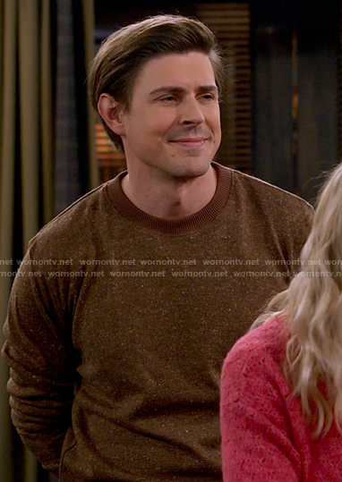 Jesse's brown speckled sweater on How I Met Your Father