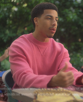 Junior’s pink sweater on Grown-ish
