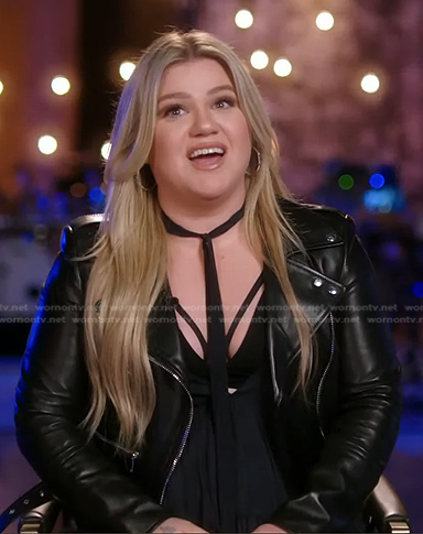 Kelly’s black leather moto jacket on The Voice – TV Outfits