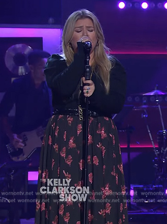 WornOnTV: Kelly’s black floral print skirt on The Kelly Clarkson Show ...
