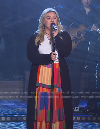 Kelly’s multicolored print skirt on The Kelly Clarkson Show