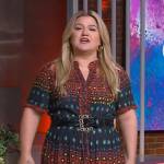 Kelly’s printed maxi dress on The Kelly Clarkson Show