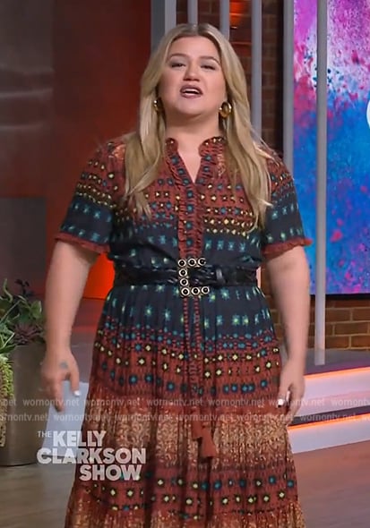 Kelly’s printed maxi dress on The Kelly Clarkson Show