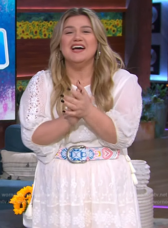 Kelly’s white lace dress on The Kelly Clarkson Show