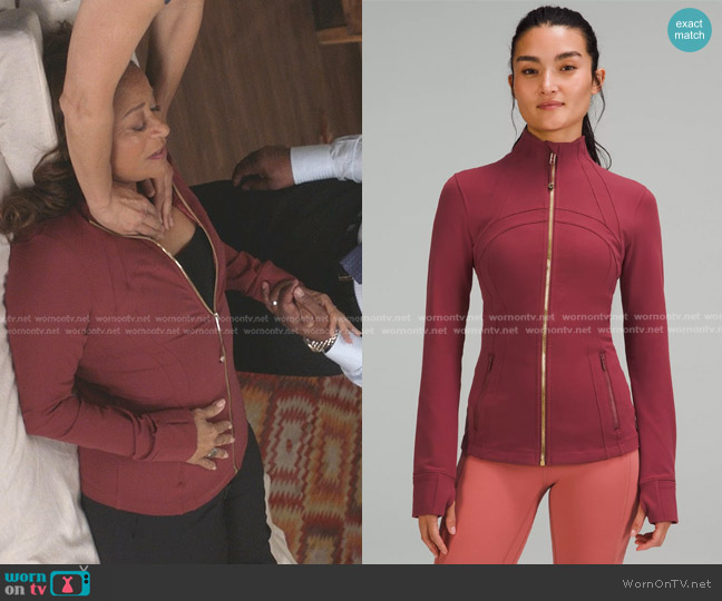 Lululemon Define Jacket Luon in Mulled Wine worn by Catherine Avery (Debbie Allen) on Greys Anatomy