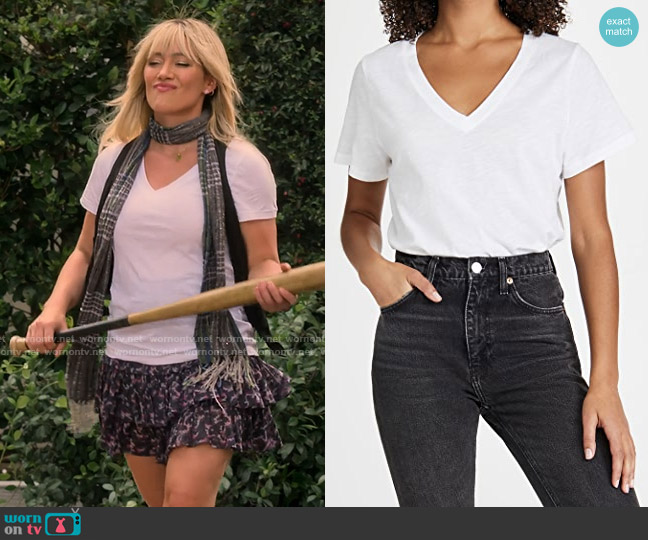 Madewell Whisper Cotton V-Neck Tee worn by Sophie (Hilary Duff) on How I Met Your Father